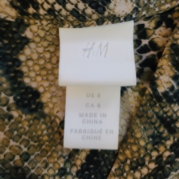 🍒2/$30- Snake Print Tunic - Picture 7 of 14